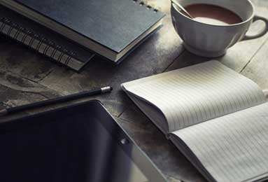 英超名哨泰勒：家人因我遭辱骂不再看球，怒批裁判 “完美” 文化